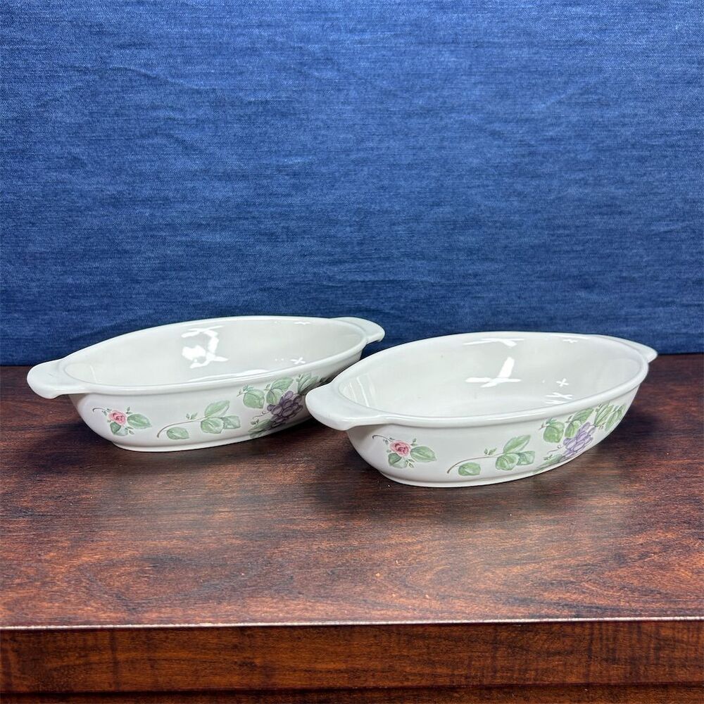 Pfaltzgraff Grapevine Design Oval Serving Bowls Set of 2 Stoneware. Vintage.